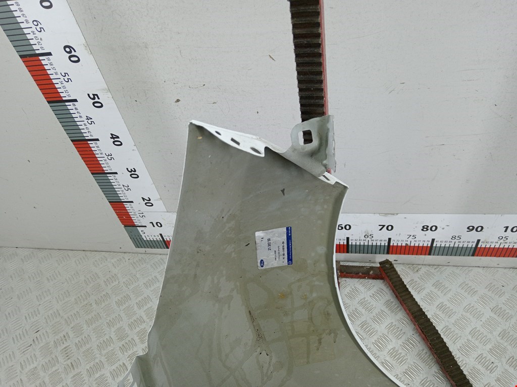 Крыло переднее левое FORD Fiesta 2008-2012