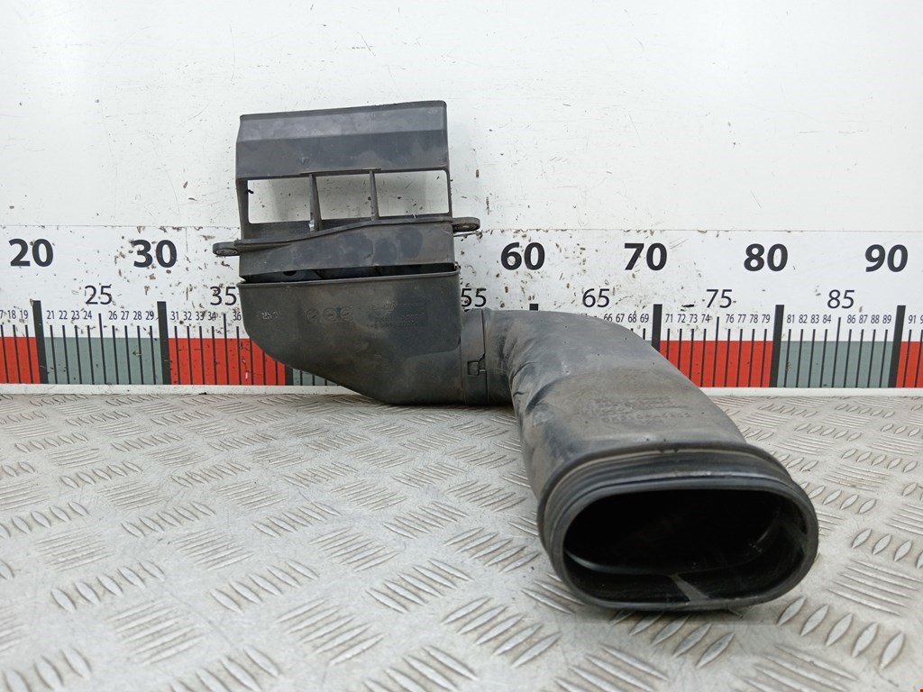 Воздухозаборник (наружный) KIA Cee'd II 2012-2018