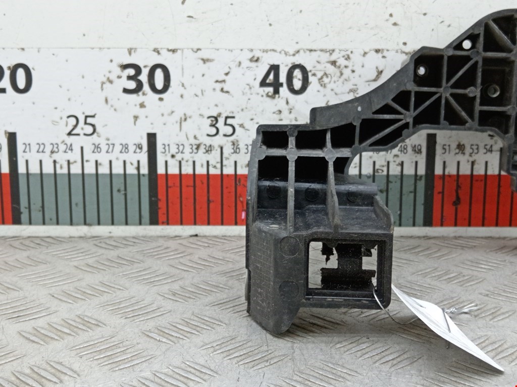 Кронштейн фары правый KIA Cee'd II 2012-2018