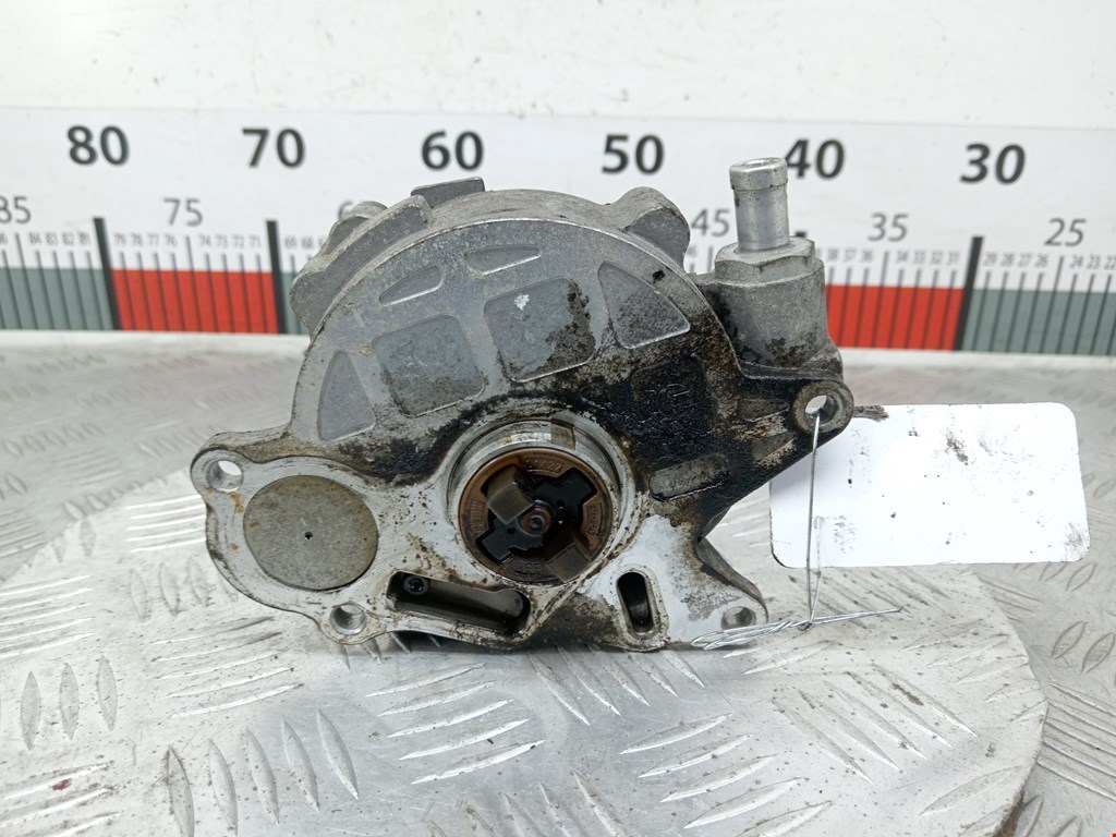 Насос вакуумный Volkswagen Passat 6 (2005-2010)