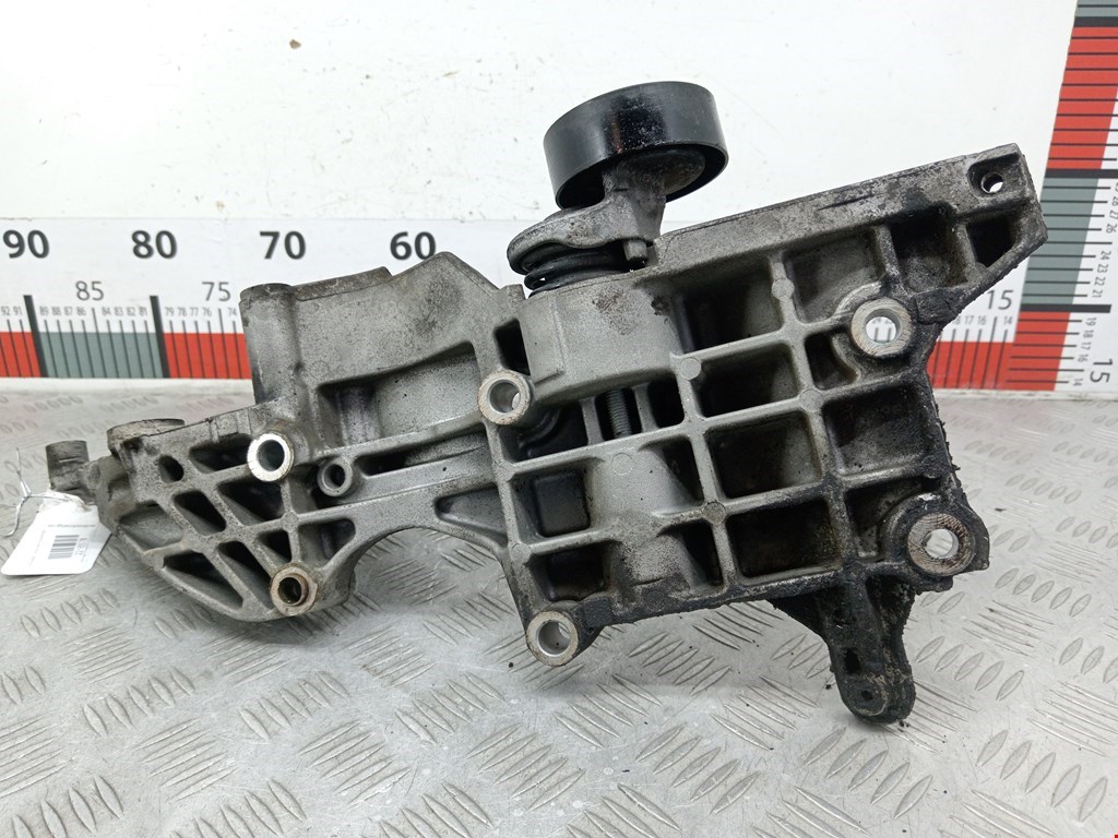 Кронштейн генератора Volkswagen Passat 6 (2005-2010)