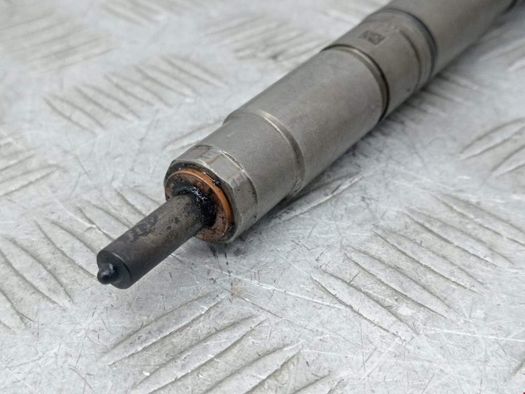 Форсунка дизельная электрическая VOLKSWAGEN Passat B6 2005-2011