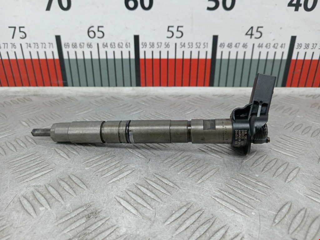 Форсунка дизельная электрическая VOLKSWAGEN Passat B6 2005-2011