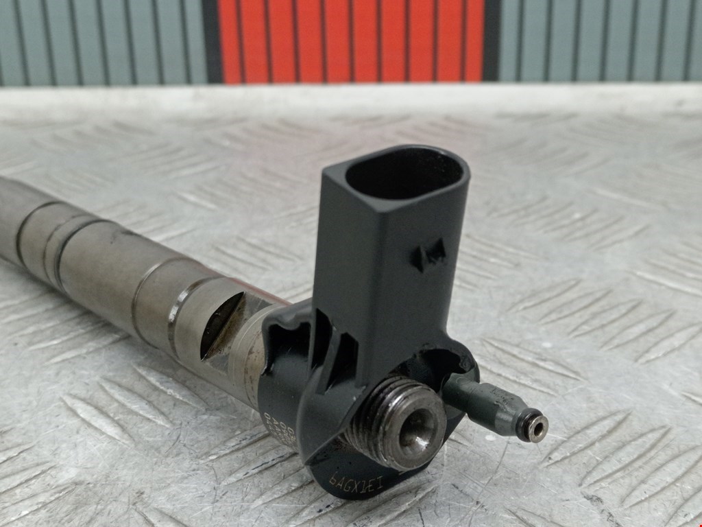 Форсунка дизельная электрическая VOLKSWAGEN Passat B6 2005-2011