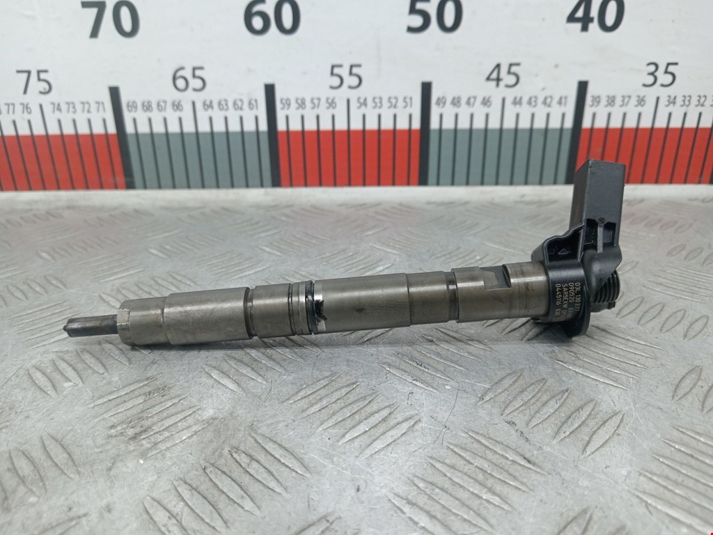 Форсунка дизельная электрическая VOLKSWAGEN Passat B6 2005-2011