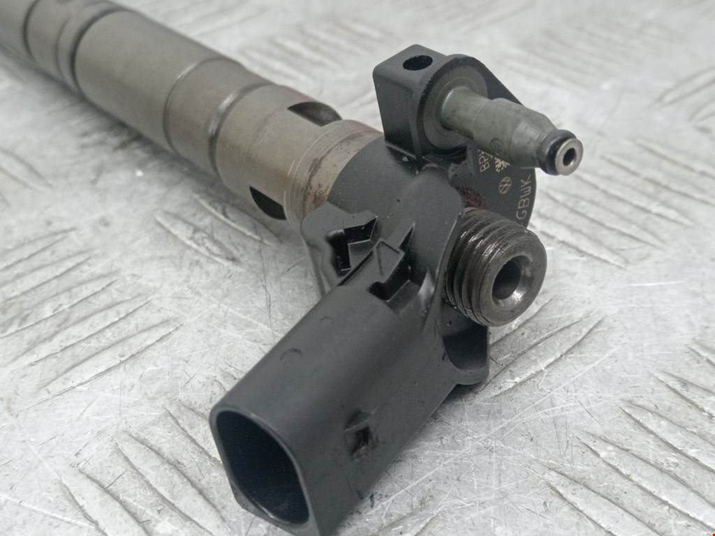 Форсунка дизельная электрическая VOLKSWAGEN Passat B6 2005-2011