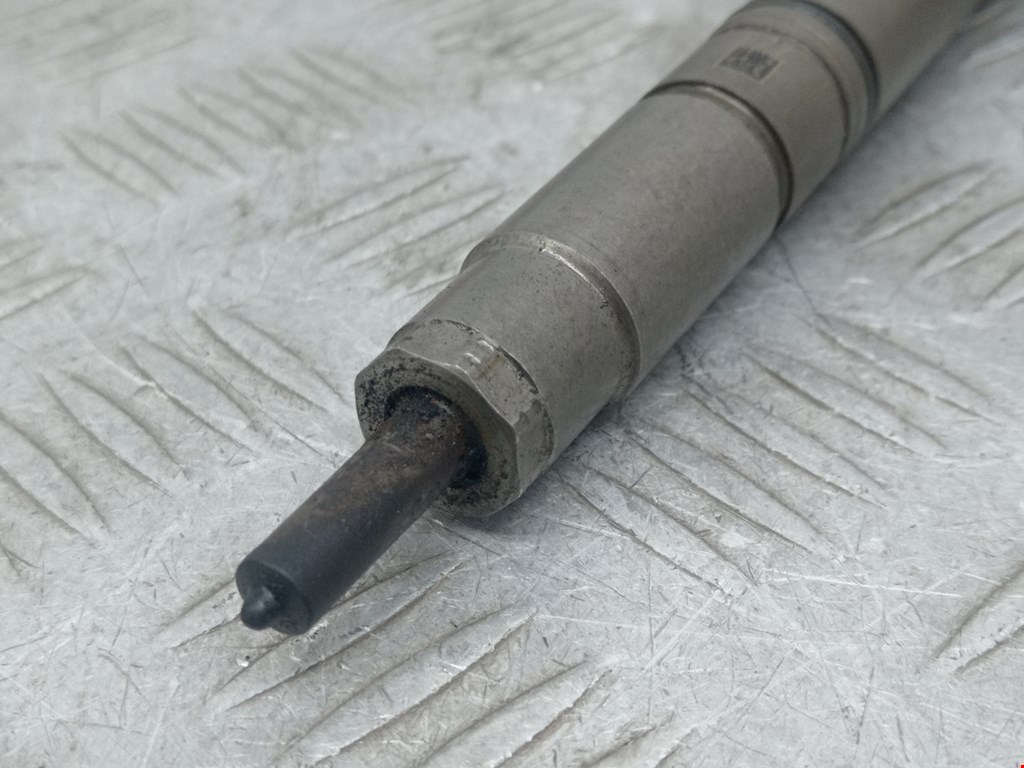 Форсунка дизельная электрическая VOLKSWAGEN Passat B6 2005-2011