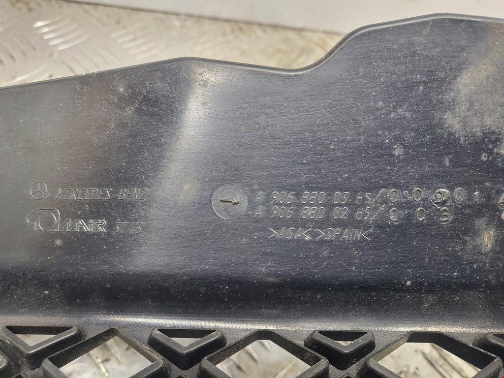 Решетка радиатора MERCEDES-BENZ Sprinter 906 2006-2018