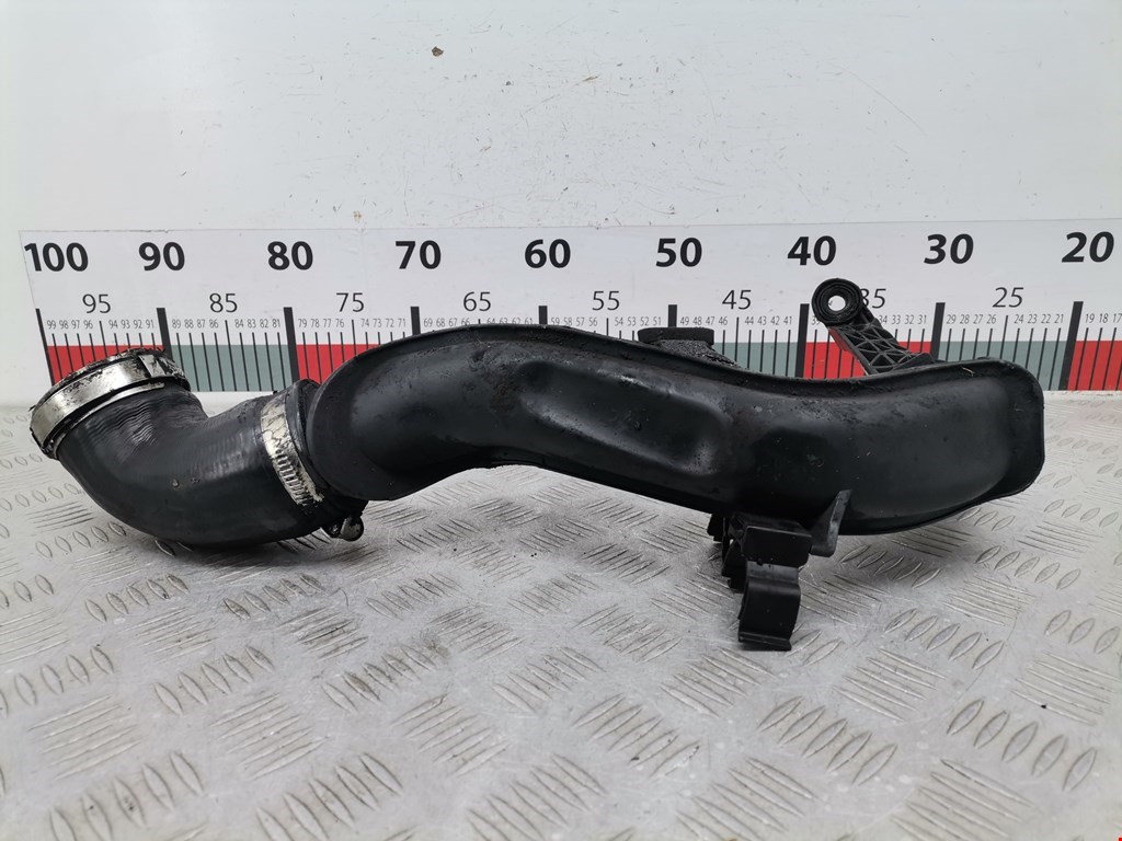 Патрубок интеркулера VOLKSWAGEN Passat B6 2005-2011