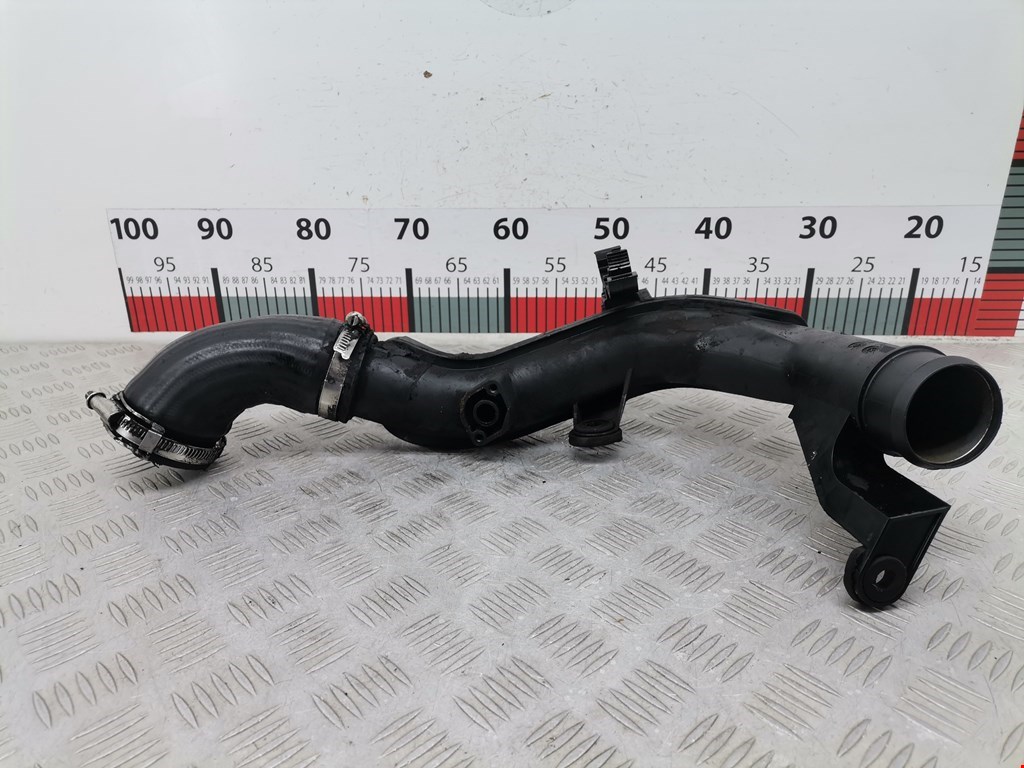 Патрубок интеркулера VOLKSWAGEN Passat B6 2005-2011