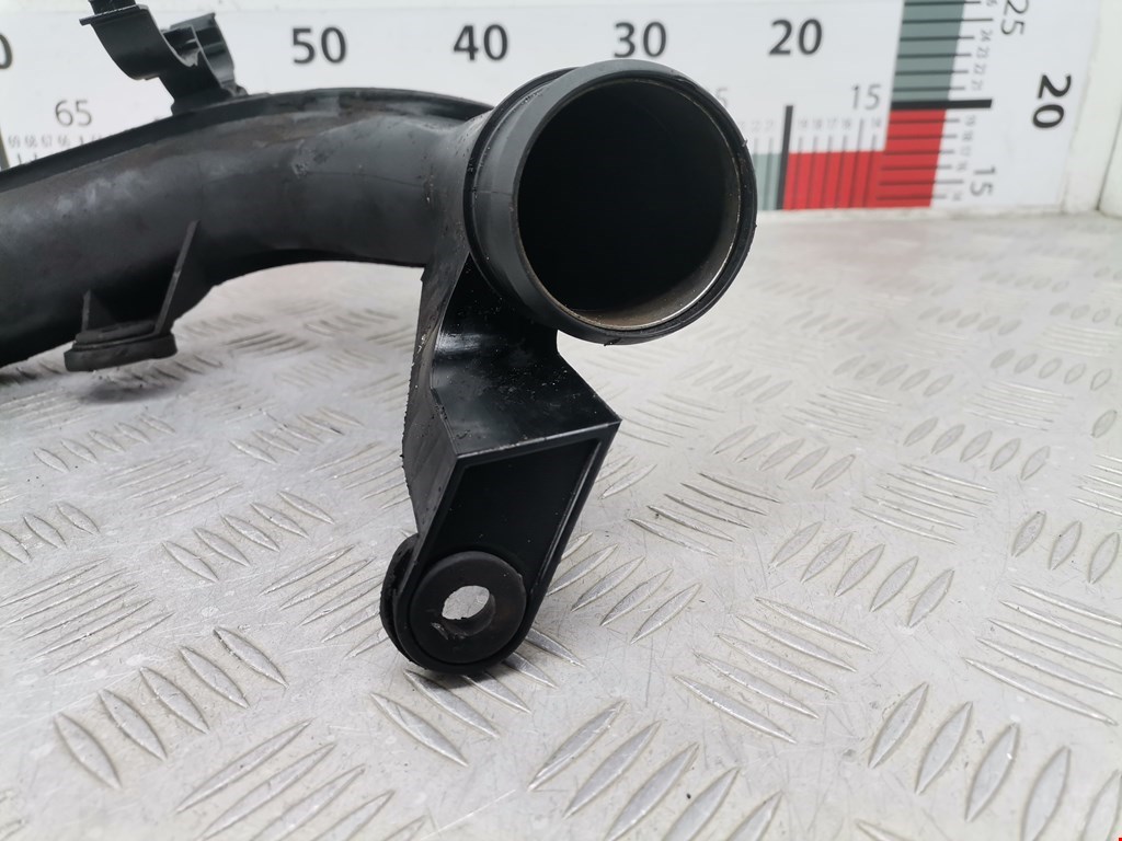 Патрубок интеркулера VOLKSWAGEN Passat B6 2005-2011