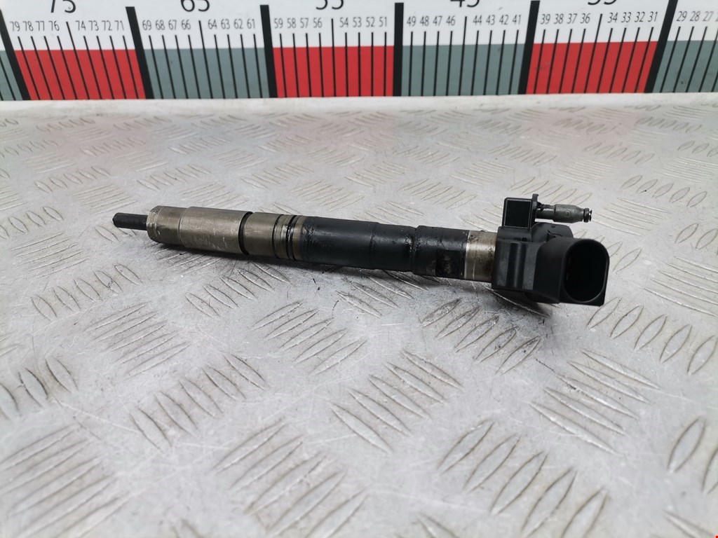 Форсунка дизельная электрическая VOLKSWAGEN Passat B6 2005-2011