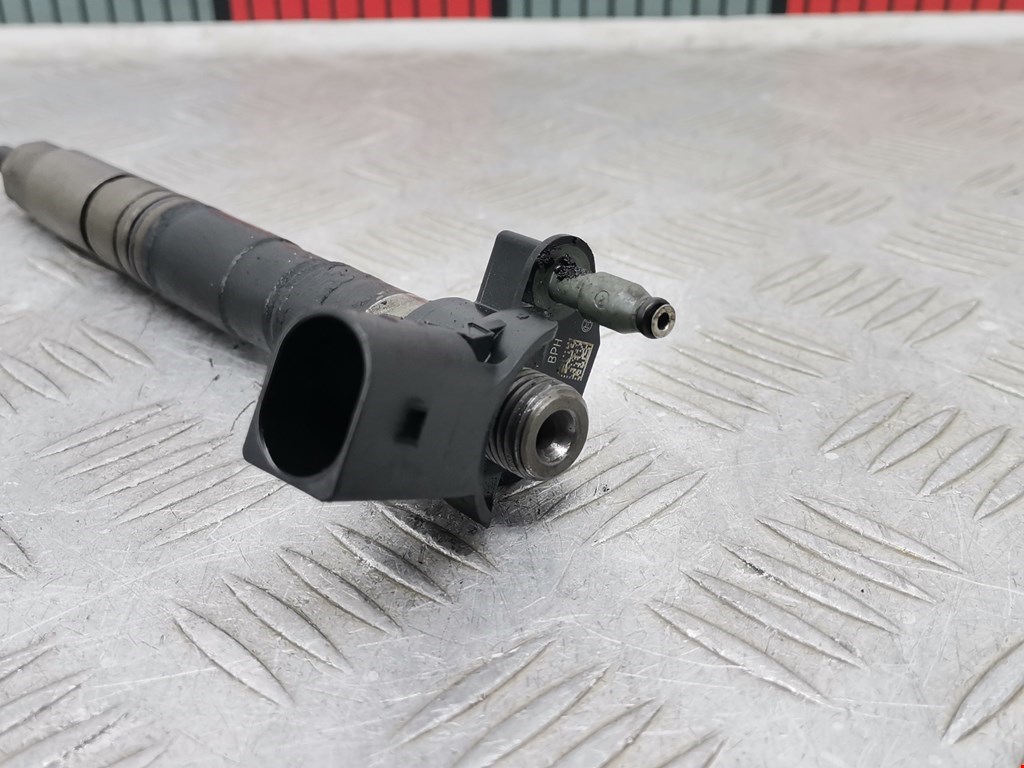 Форсунка дизельная электрическая VOLKSWAGEN Passat B6 2005-2011