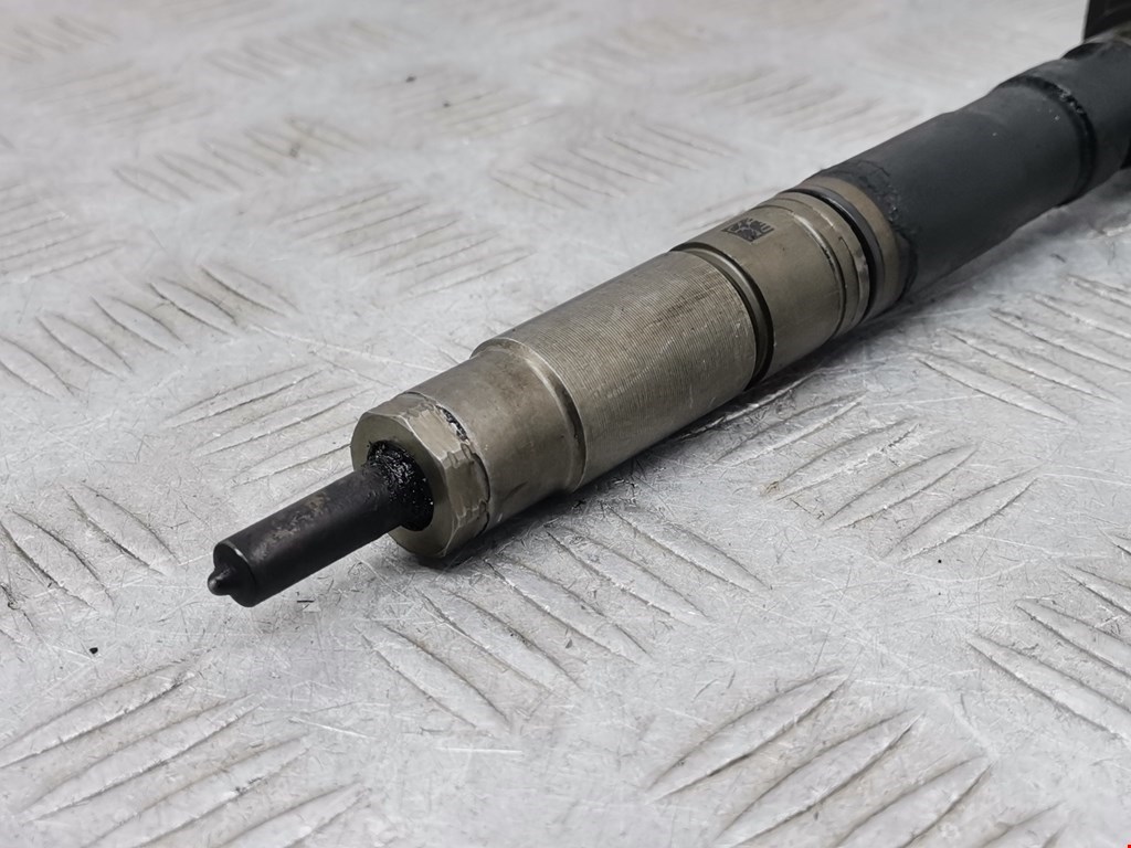 Форсунка дизельная электрическая VOLKSWAGEN Passat B6 2005-2011