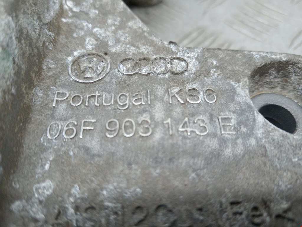 Кронштейн генератора SEAT Leon 2005-2012