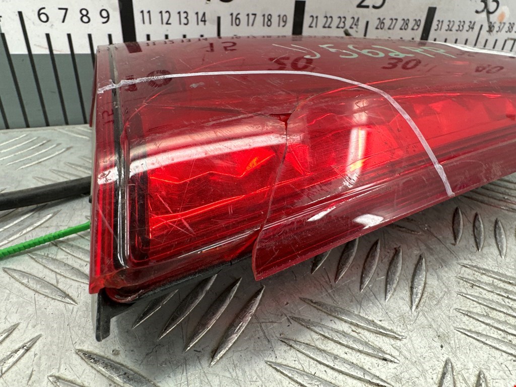 Фонарь задний внутренний левый MITSUBISHI Outlander GF0W 2012-н.в.