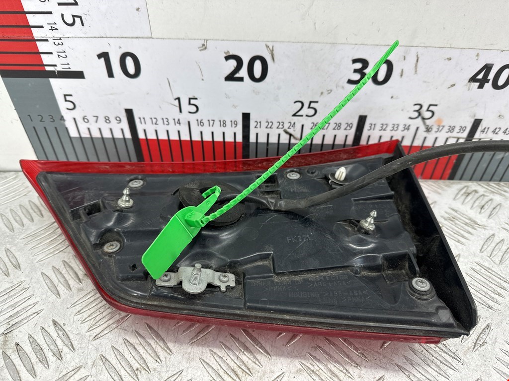 Фонарь задний внутренний левый MITSUBISHI Outlander GF0W 2012-н.в.