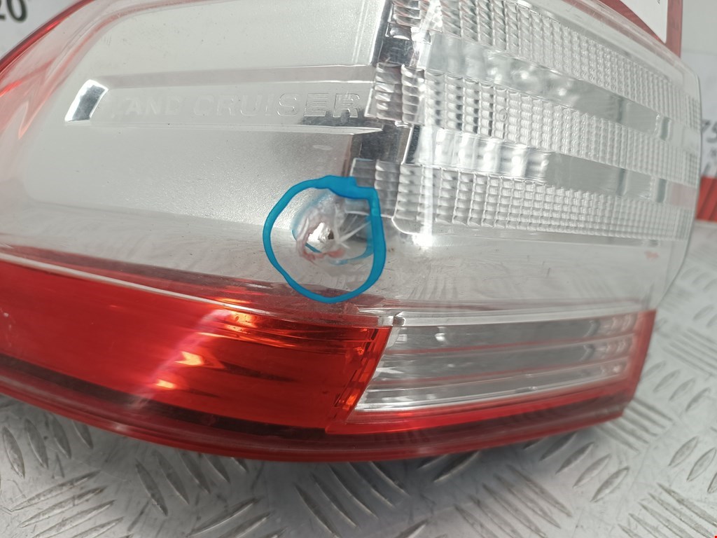 Фонарь задний левый TOYOTA Land Cruiser Prado 150 2009-2024