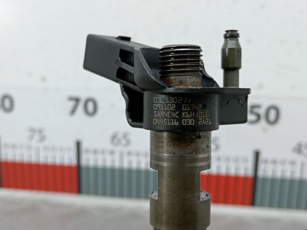 Форсунка дизельная электрическая VOLKSWAGEN Passat B6 2005-2011