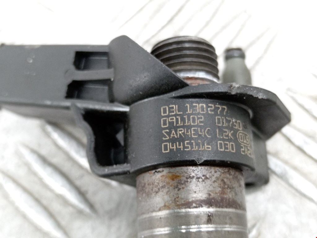 Форсунка дизельная электрическая VOLKSWAGEN Passat B6 2005-2011