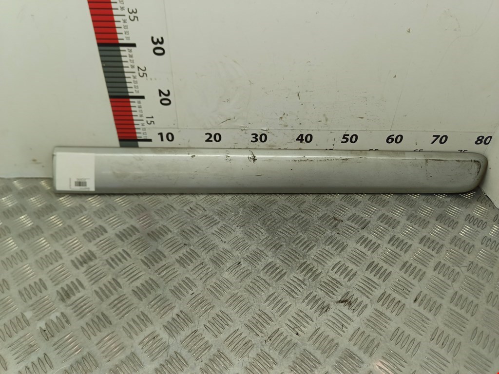 Накладка (молдинг) двери передней левой Kia Carnival (Sedona) 2 (VQ) (2006-2014)