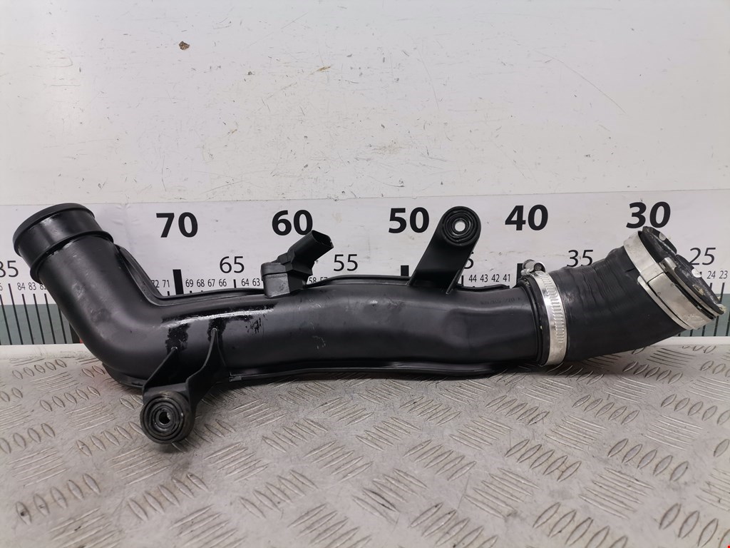 Патрубок интеркулера VOLKSWAGEN Golf V 2003-2009