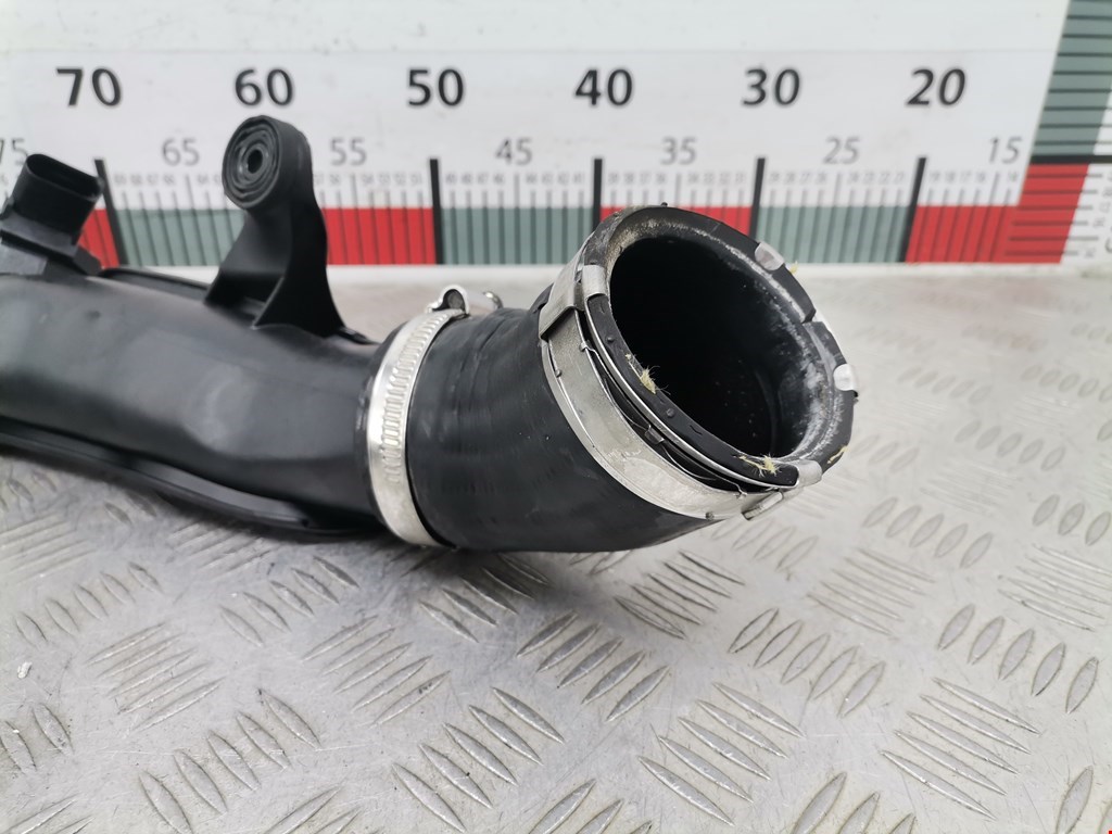 Патрубок интеркулера VOLKSWAGEN Golf V 2003-2009