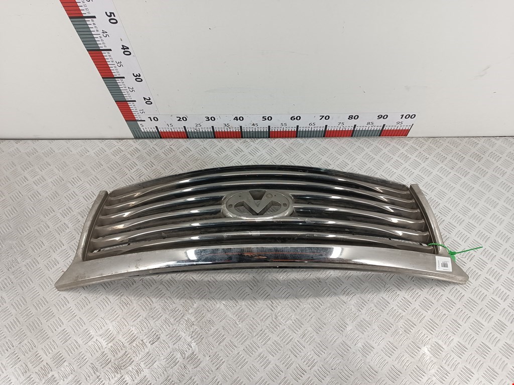 Решетка радиатора INFINITI QX56/QX80 2004-2010