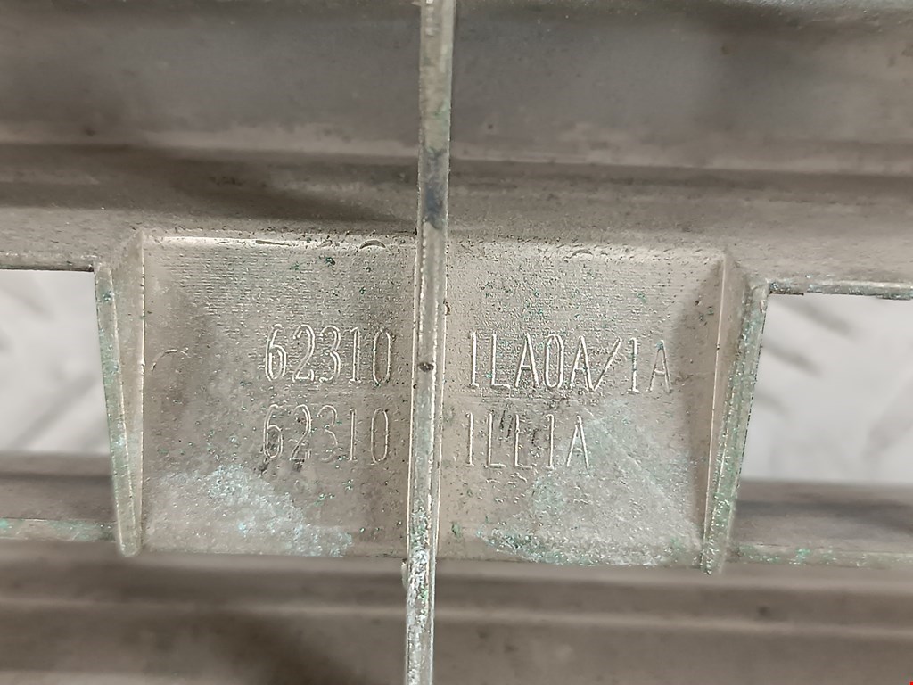 Решетка радиатора INFINITI QX56/QX80 2004-2010