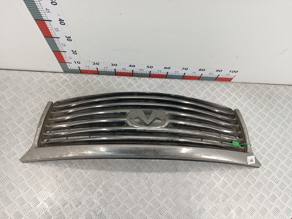 Решетка радиатора INFINITI QX56/QX80 2004-2010