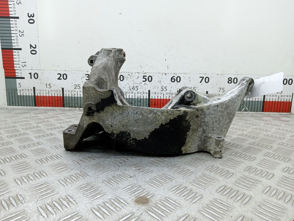 Кронштейн кондиционера BMW 3er E90/E91 2005-2012