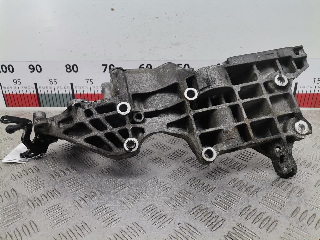 Кронштейн генератора AUDI A3 8P 2003-2013