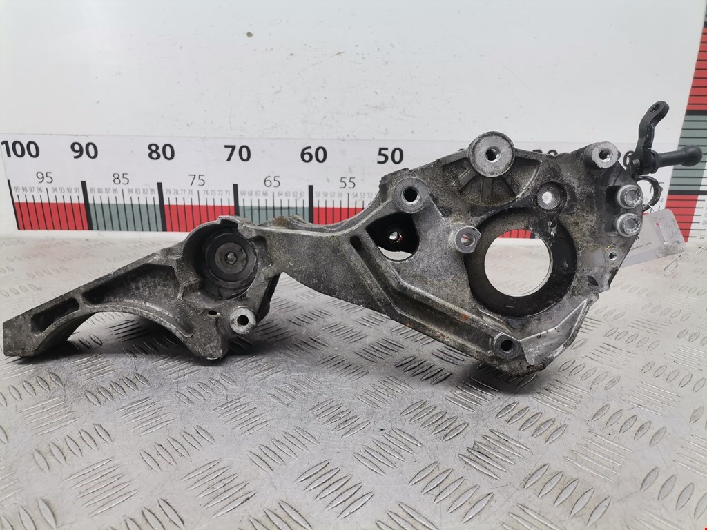 Кронштейн генератора AUDI A3 8P 2003-2013