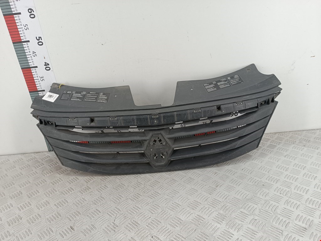 Решетка радиатора RENAULT Logan 2005-2014