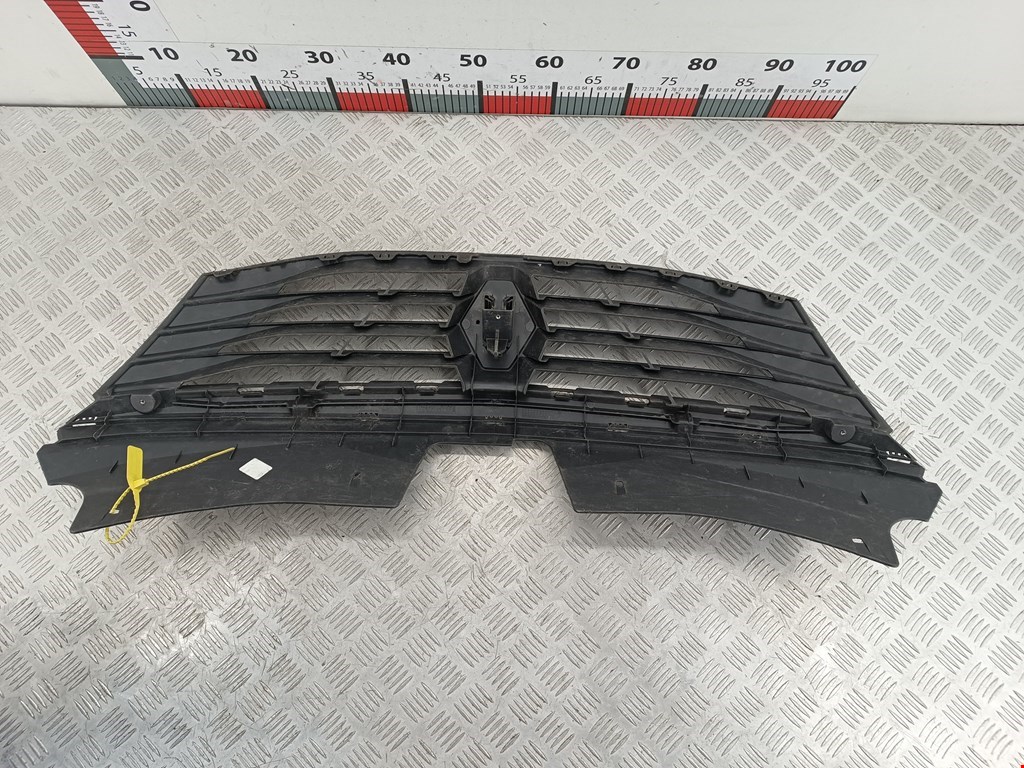 Решетка радиатора RENAULT Logan 2005-2014