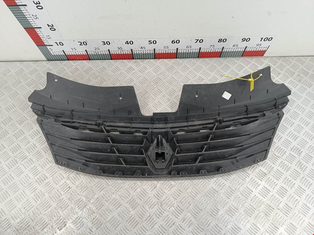 Решетка радиатора RENAULT Logan 2005-2014