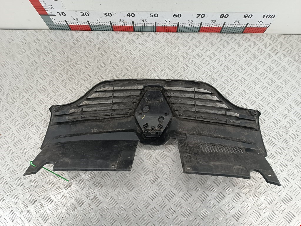 Решетка радиатора RENAULT Logan II 2014-2022