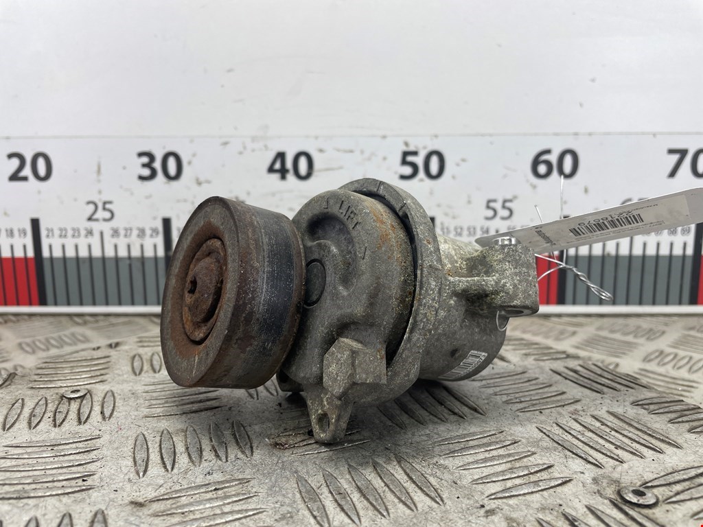 Натяжитель ремня генератора (приводного поликлинового ремня Mitsubishi ASX (2010-2023)