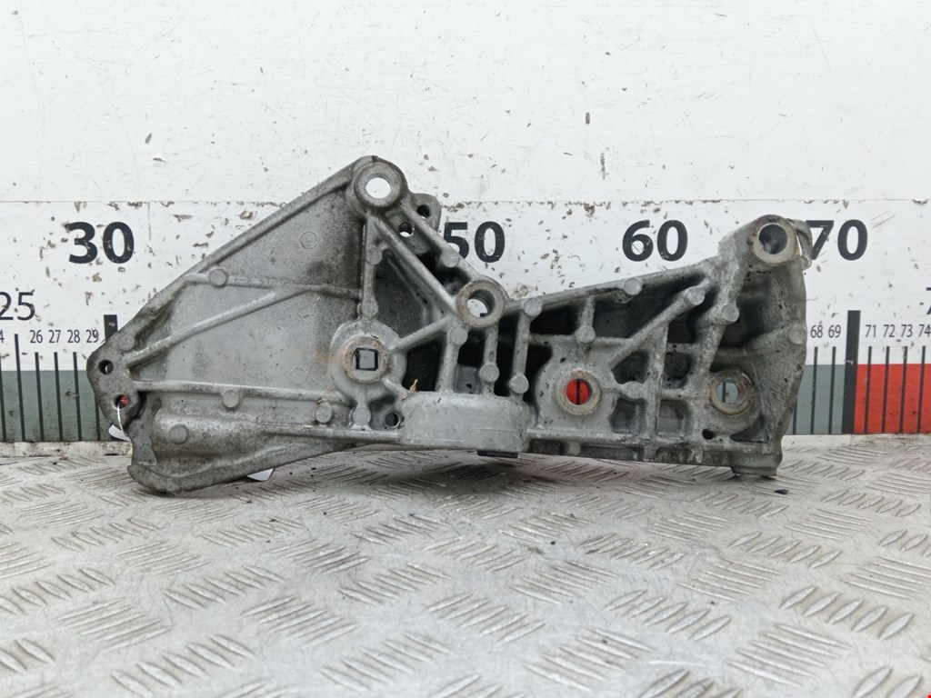 Кронштейн генератора RENAULT Captur II 2019-н.в.