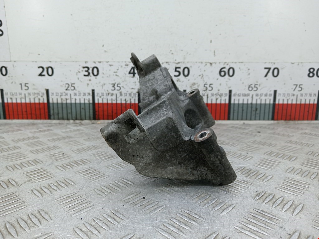 Кронштейн генератора RENAULT Captur II 2019-н.в.