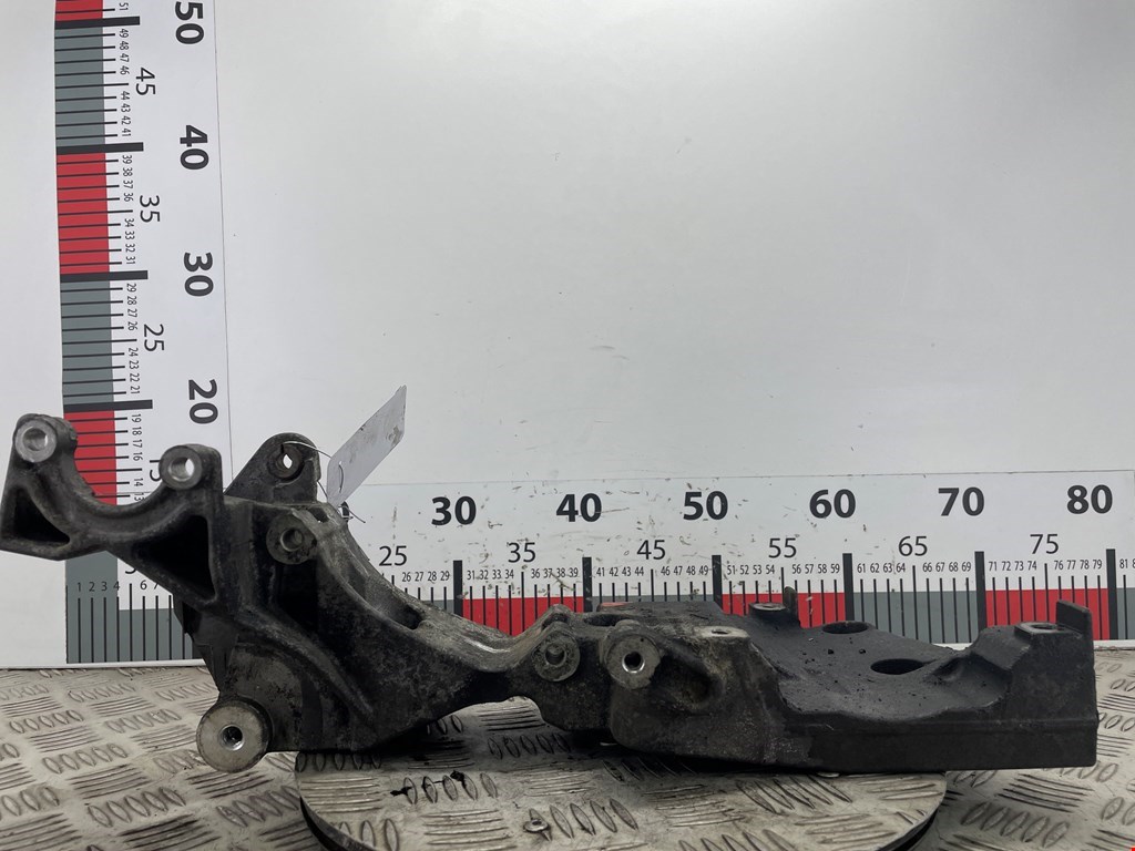 Кронштейн генератора DODGE Caliber 2006-2011