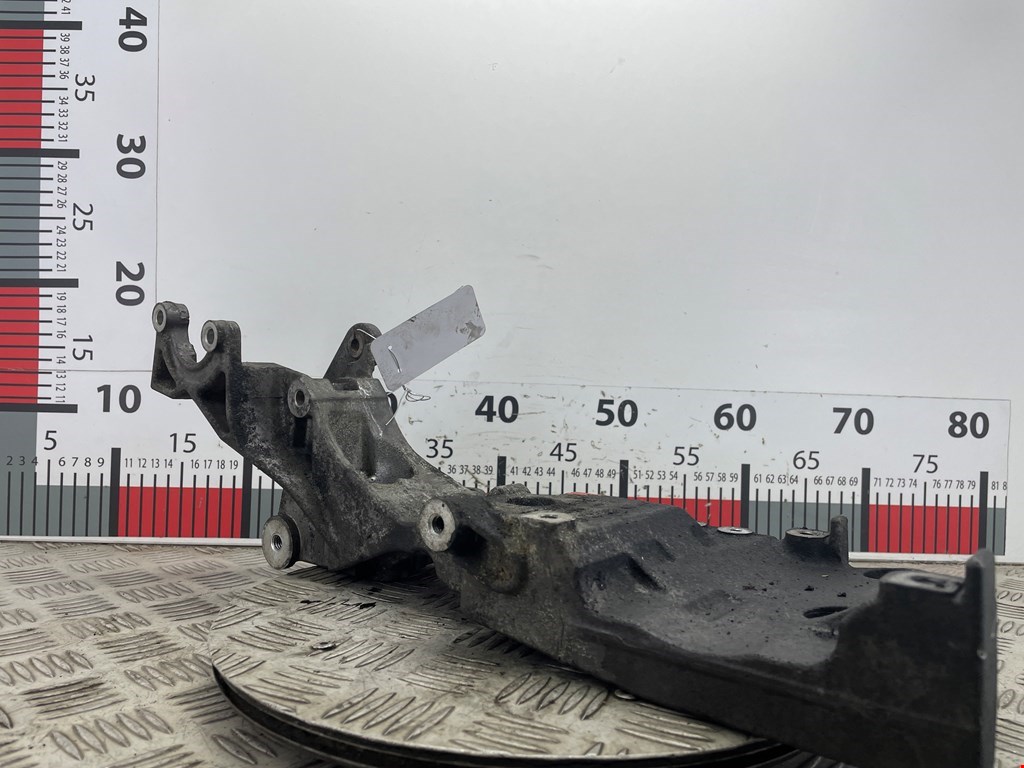 Кронштейн генератора DODGE Caliber 2006-2011