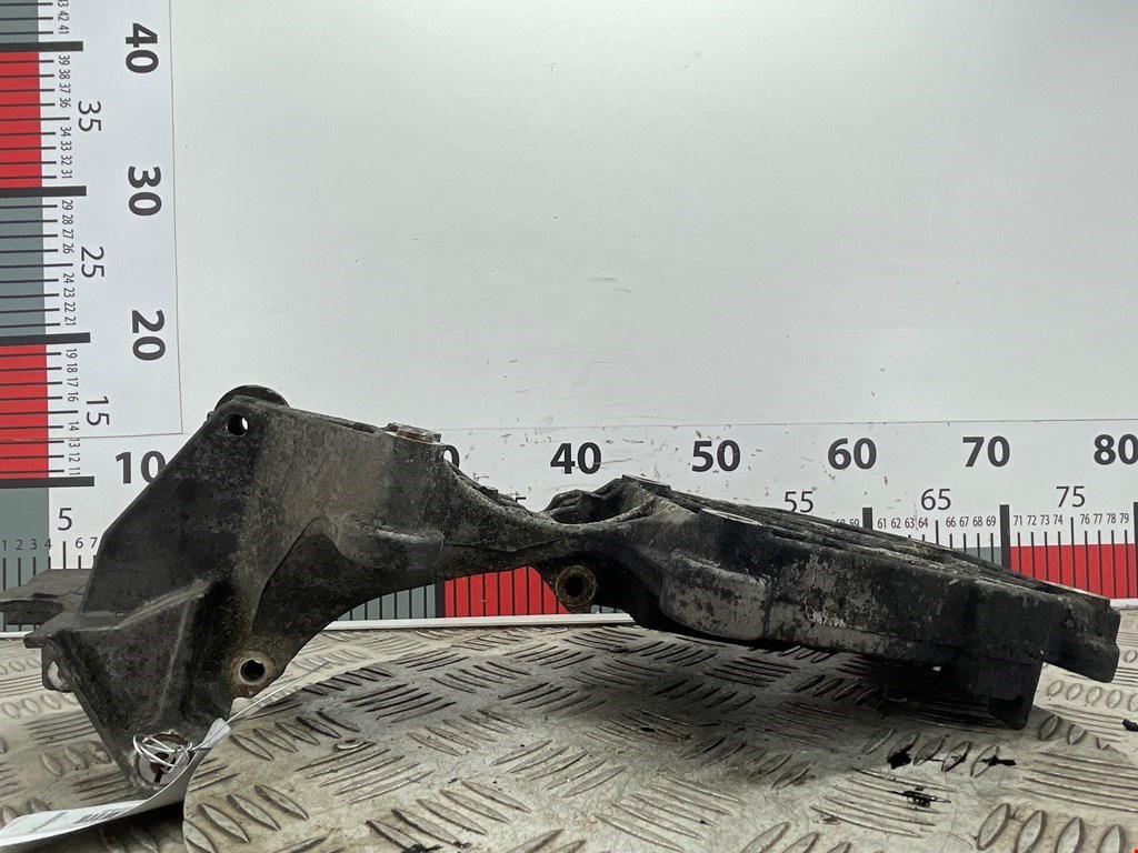 Кронштейн генератора DODGE Caliber 2006-2011