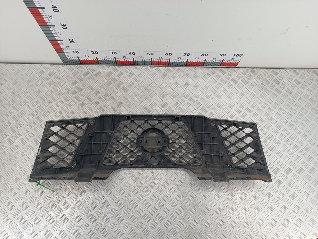 Решетка радиатора NISSAN Navara III D40 2005-2015