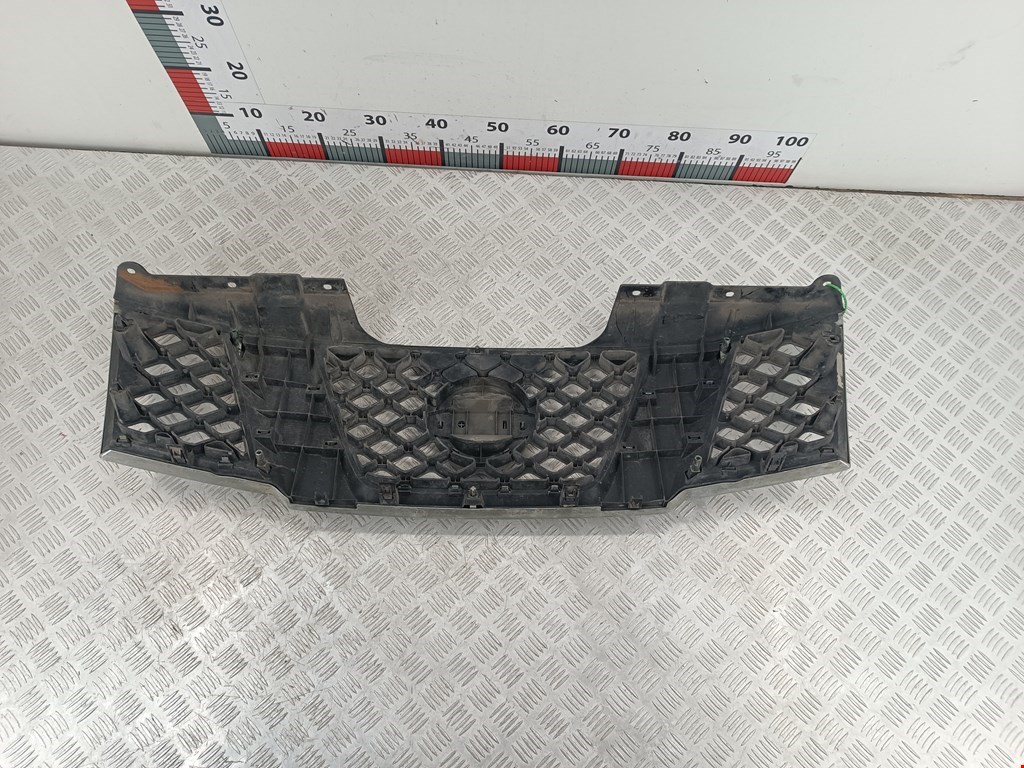 Решетка радиатора NISSAN Navara III D40 2005-2015