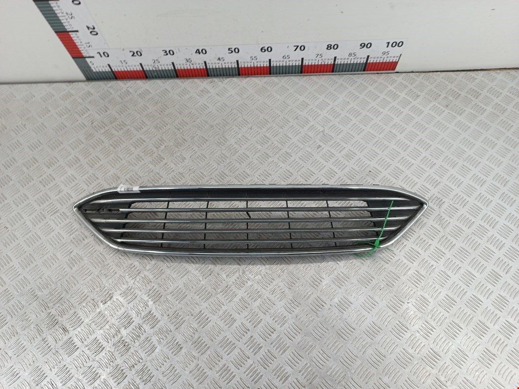 Решетка (заглушка) в бампер Ford Focus 3 (2011-2019)