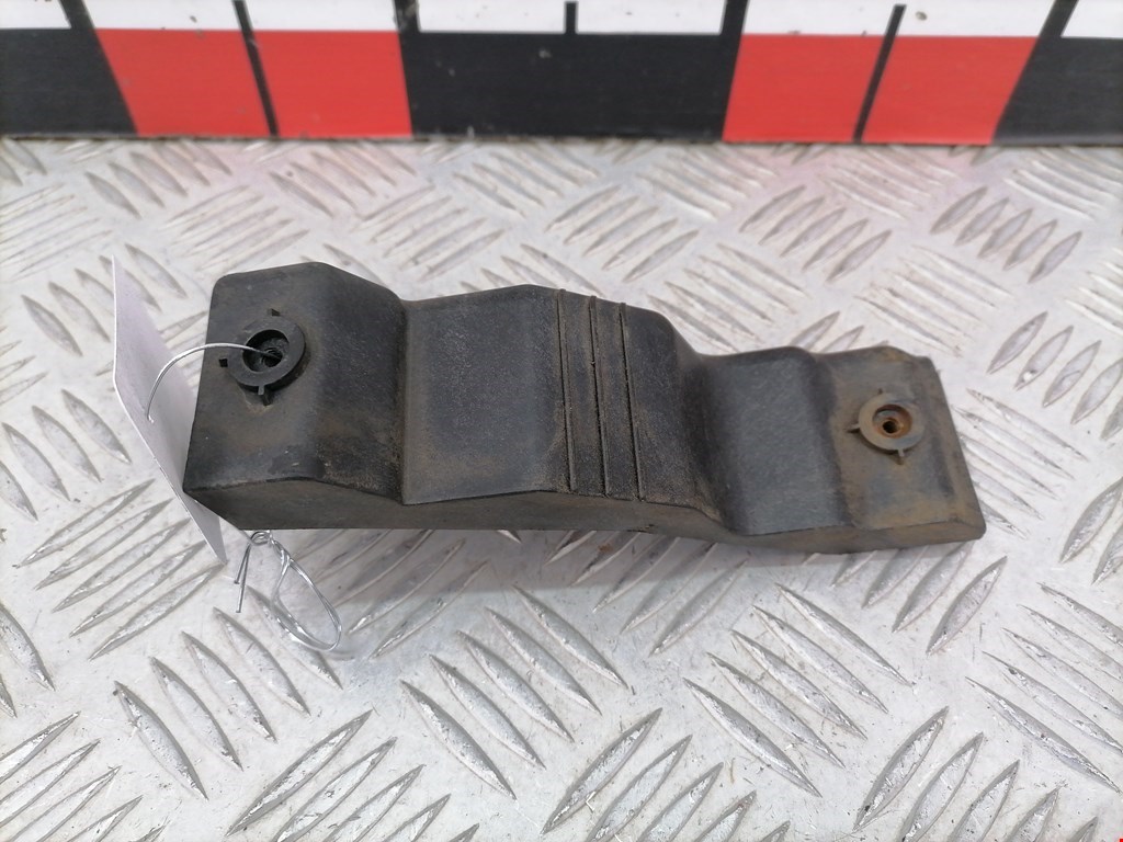 Кронштейн переднего бампера правый AUDI TT 8N 1998-2006