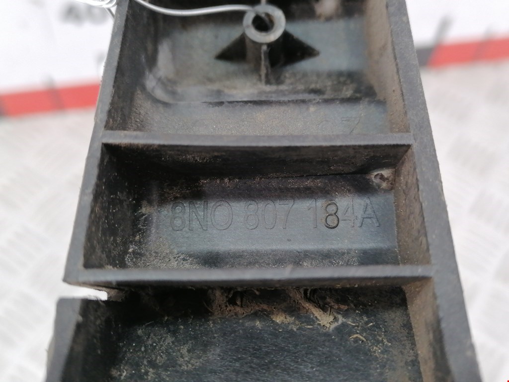 Кронштейн переднего бампера правый AUDI TT 8N 1998-2006