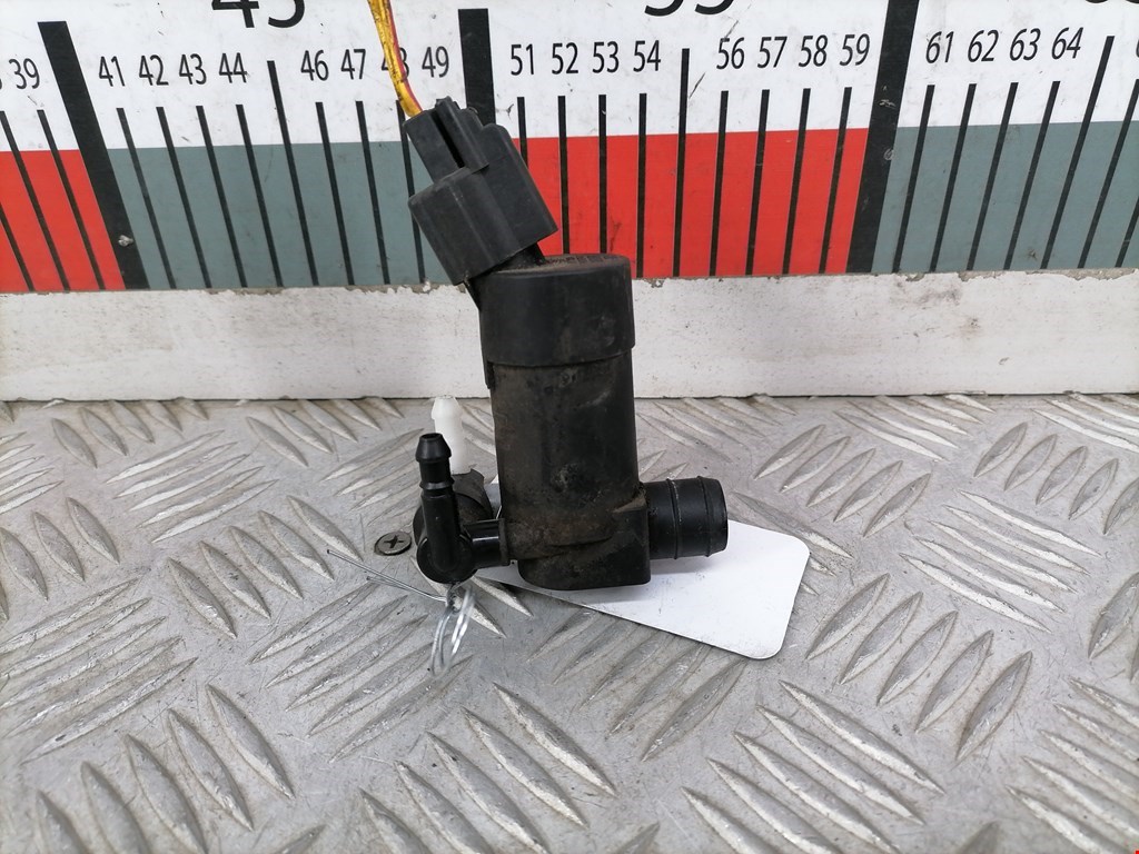 Насос (моторчик) омывателя Volvo V70 2 (2000-2007)