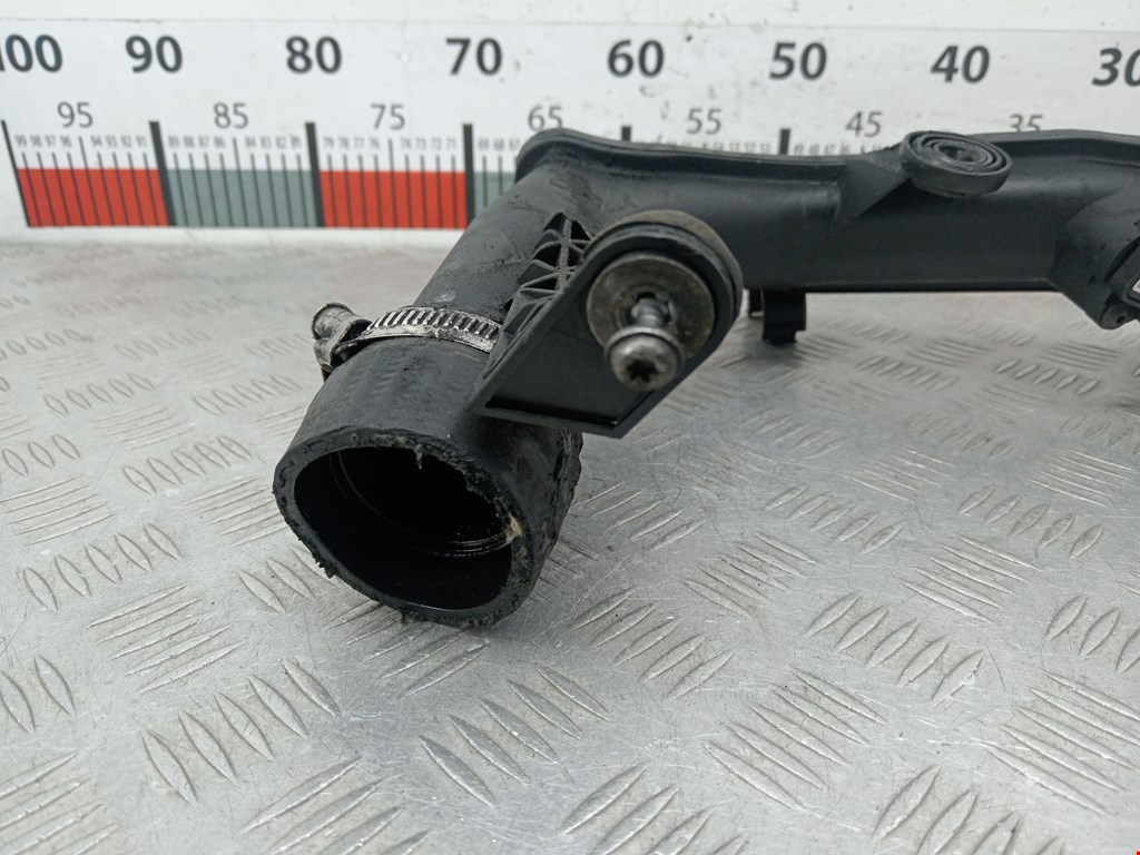 Патрубок интеркулера VOLKSWAGEN Jetta V 2005-2011